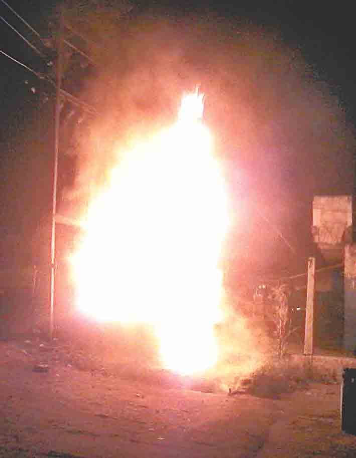 Three house burnt