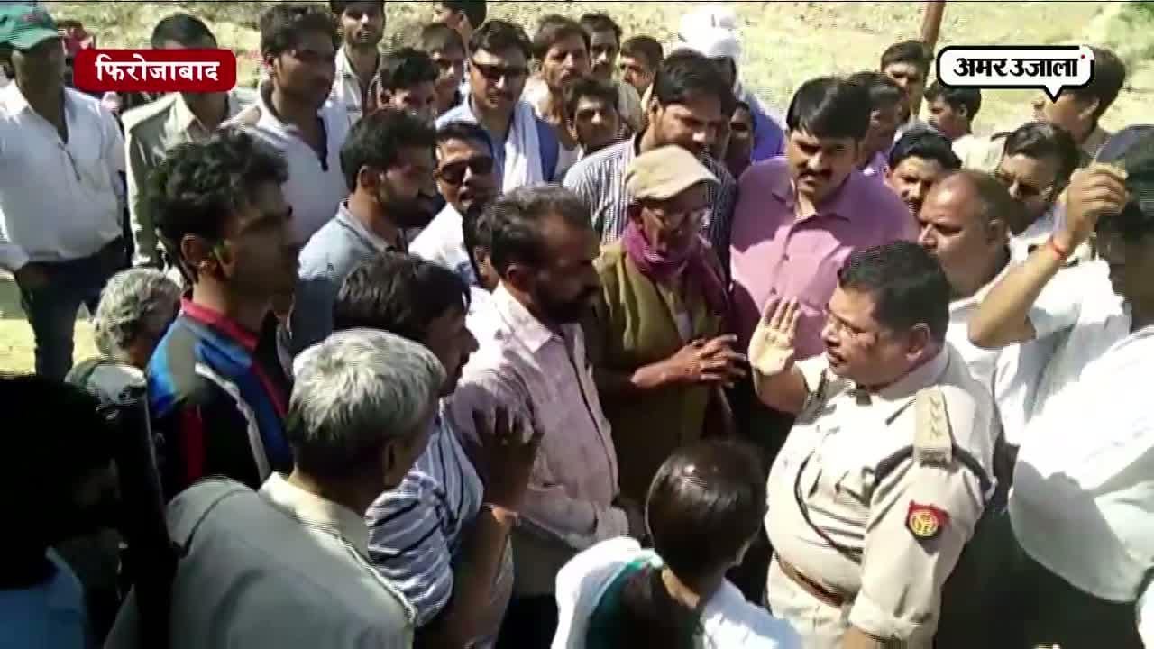 फिरोजाबाद में पुलिसवालों की वसूली के चक्कर में पटली बस 