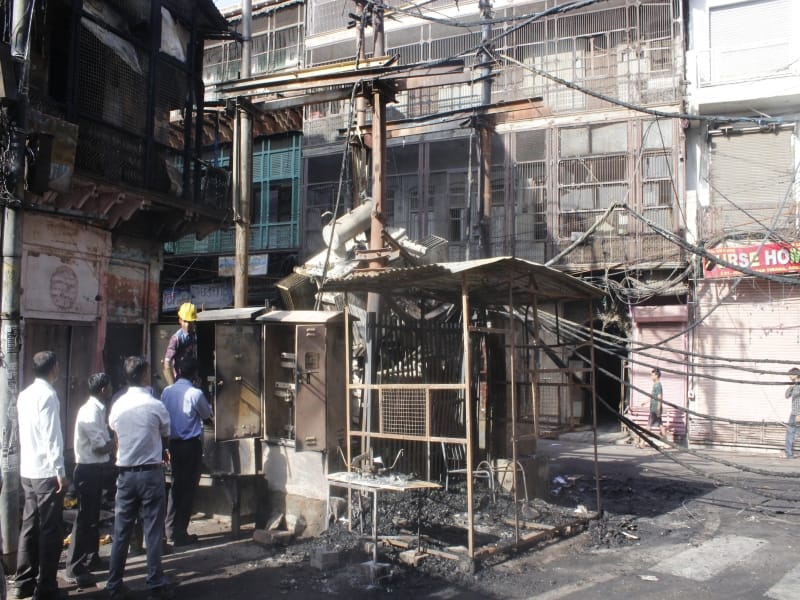 police post and two shop burnt after fire in transformer in agra