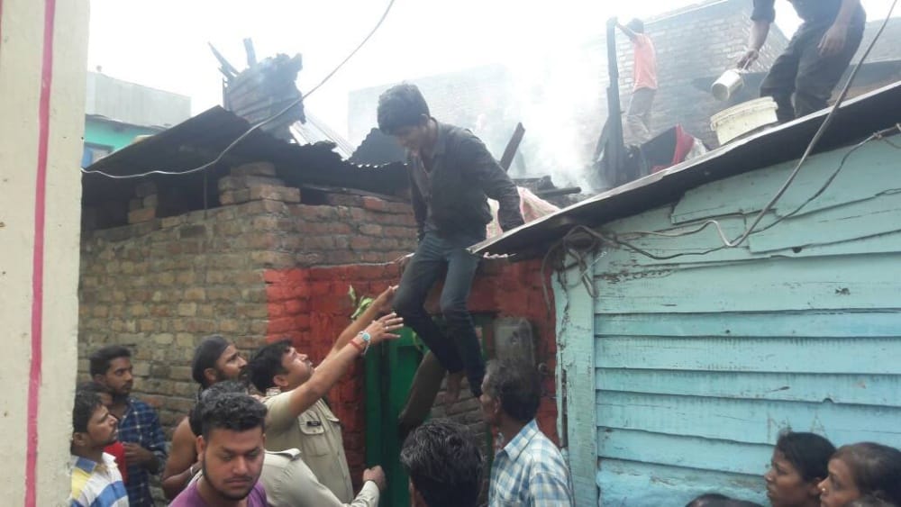 house caught fire in dehradun near police station
