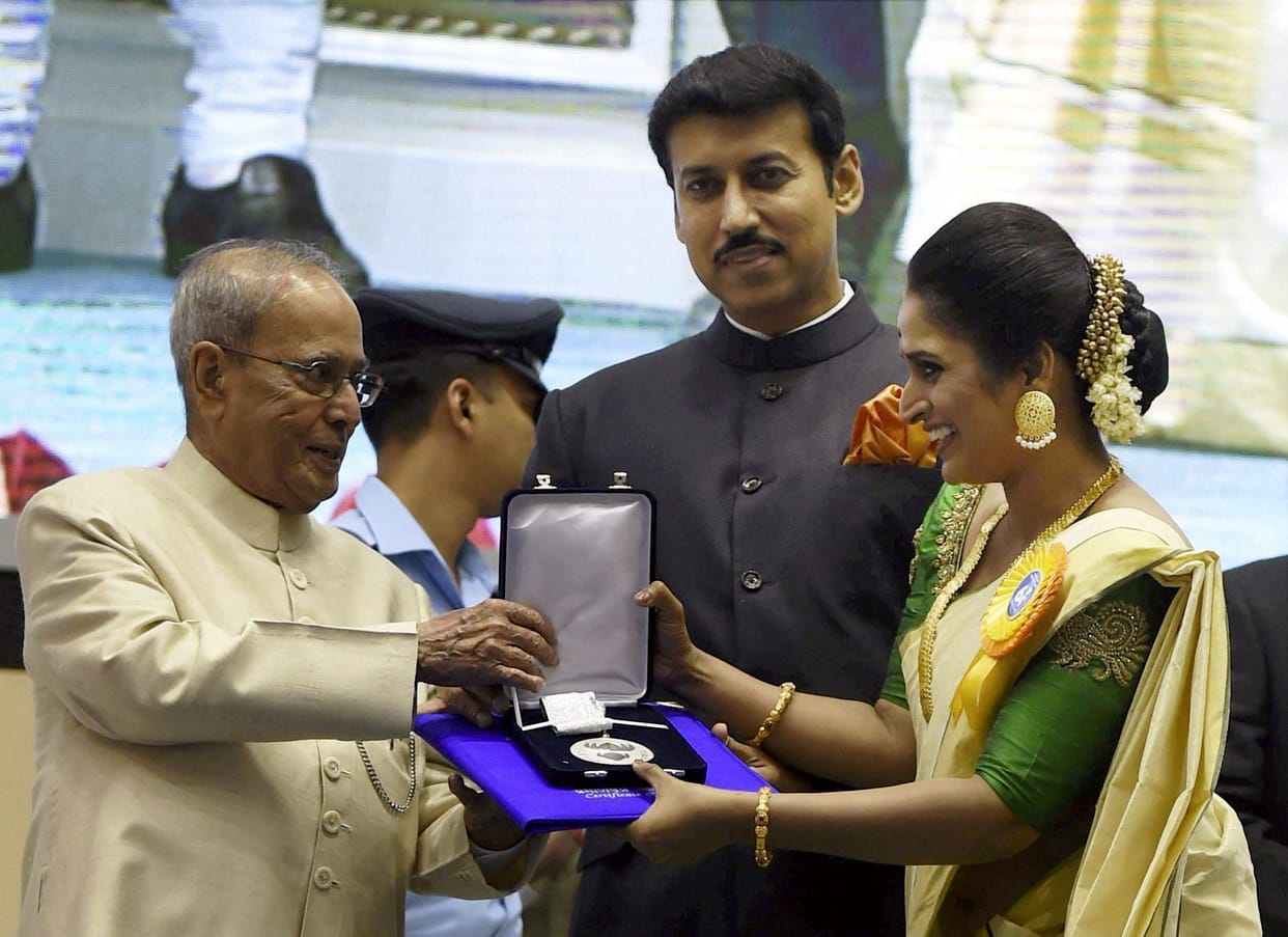 President Pranab Mukherjee presents 64th National Film Awards