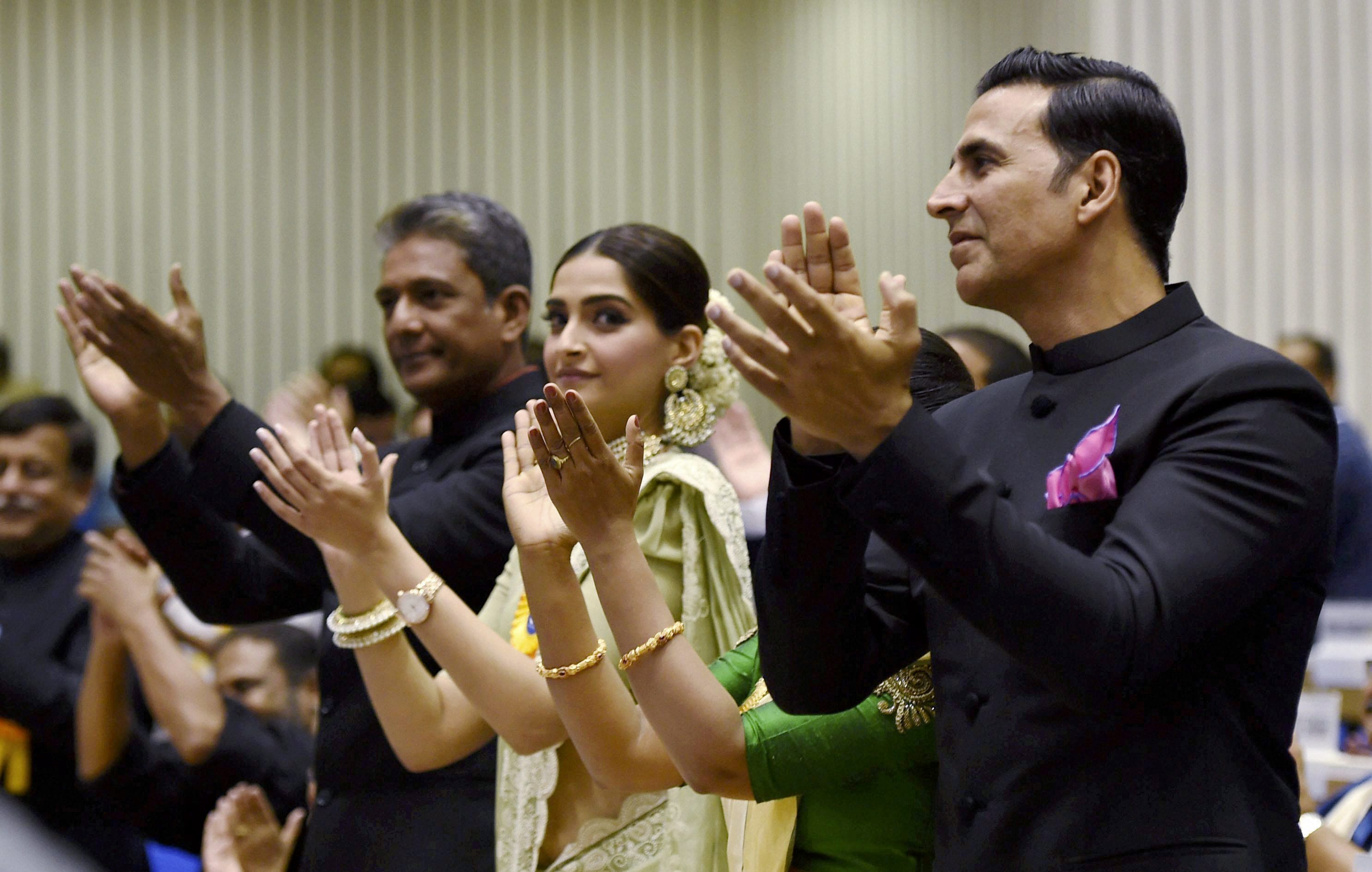 President Pranab Mukherjee presents 64th National Film Awards