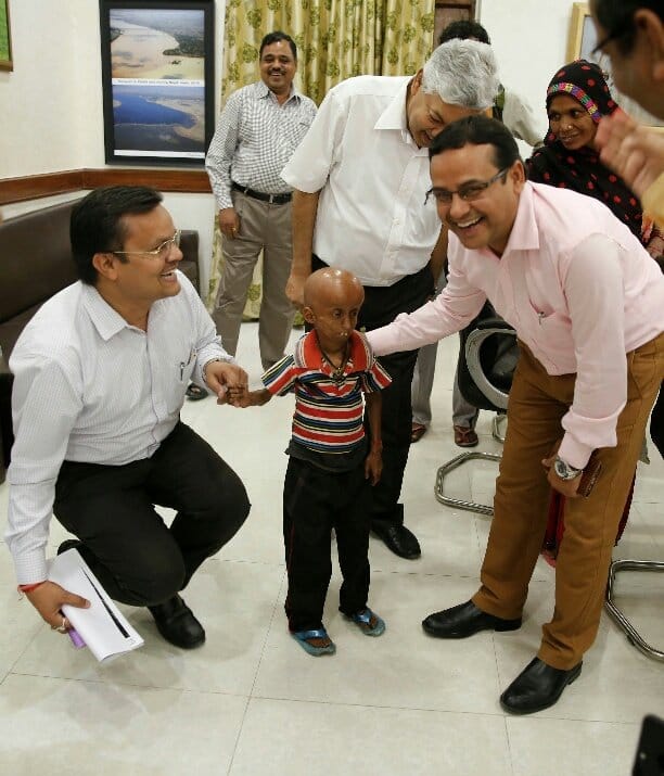  Yogi Sarkar came forward to help this person suffering from 'Amitabh' Progeria disease