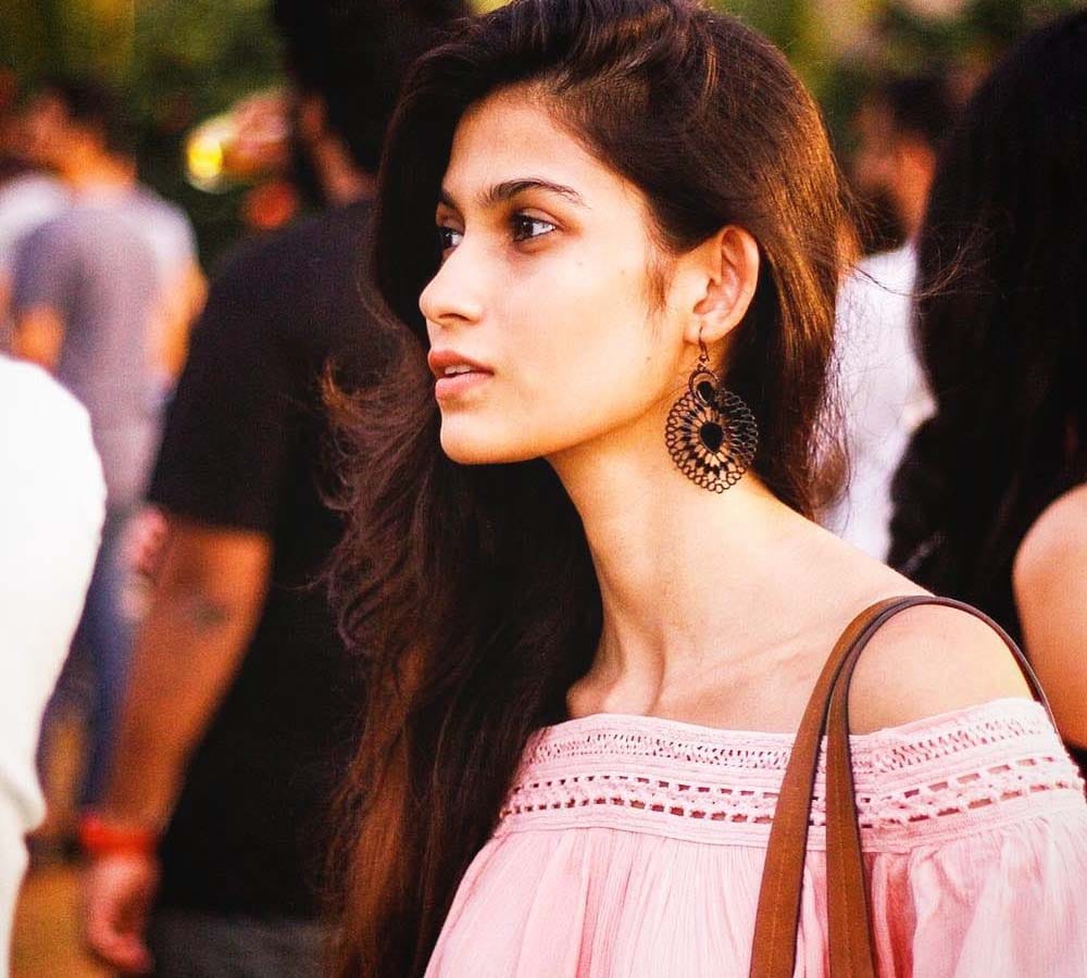 Deepak Tijori's daughter Samara Tijori's bold act in short film 'Grand Plan', Sara and Jhanvi