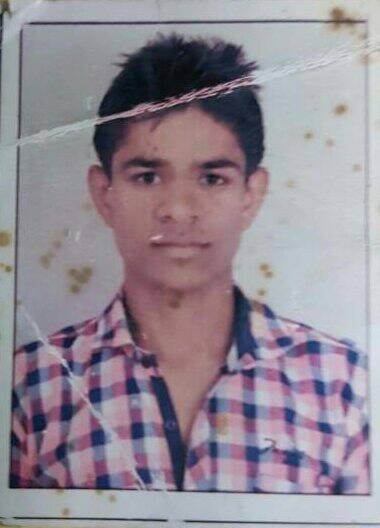 girl shot after eve teasing by a man in agra