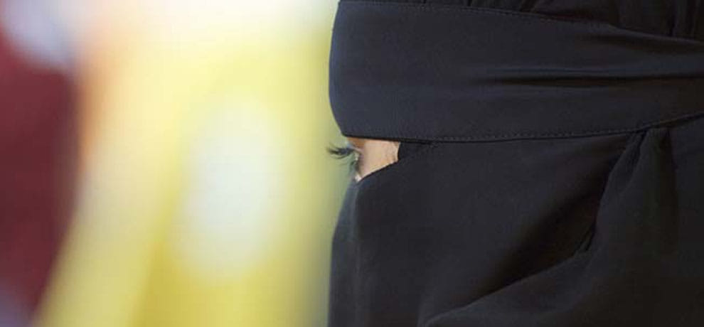 Husband gives triple talaq his wife on chit in varanasi