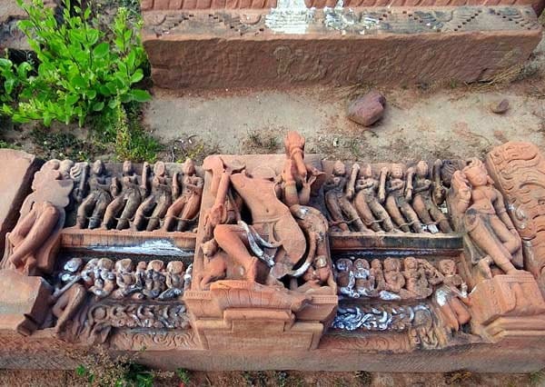 villagers afraid of touching idols in chhatisgarh 