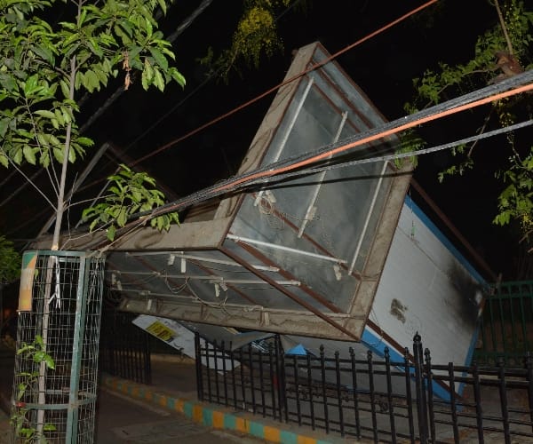 fast winds in Lucknow.