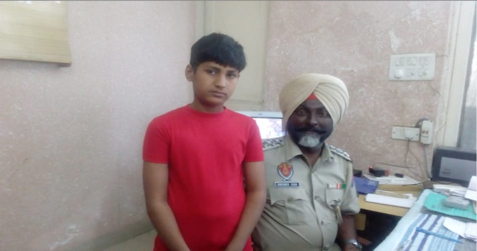  bsf found 12 years old child from border