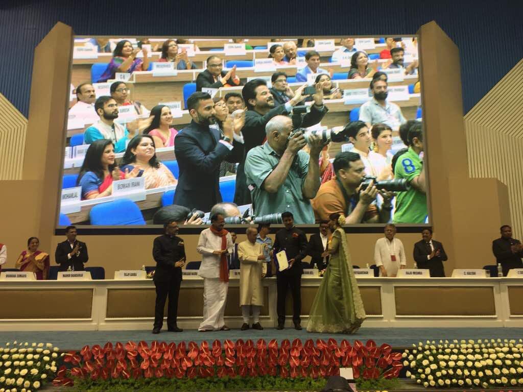 sonam and akshay receive their first national award