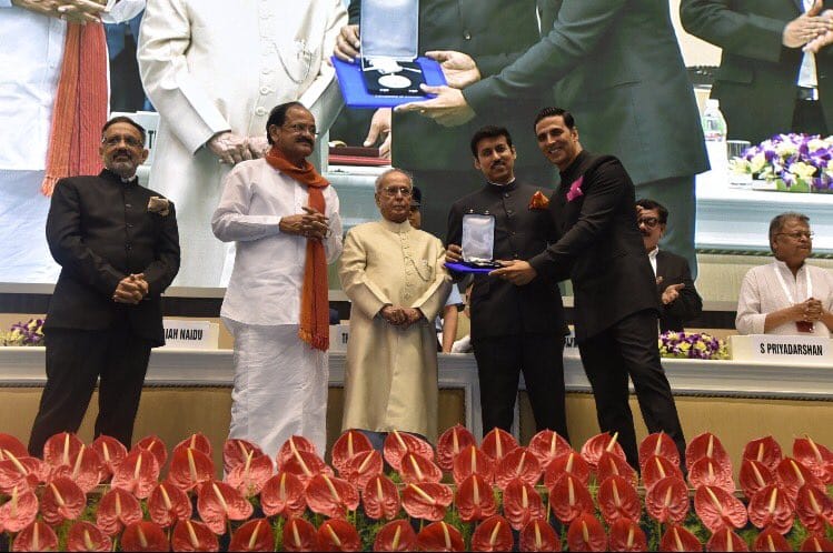 sonam and akshay receive their first national award