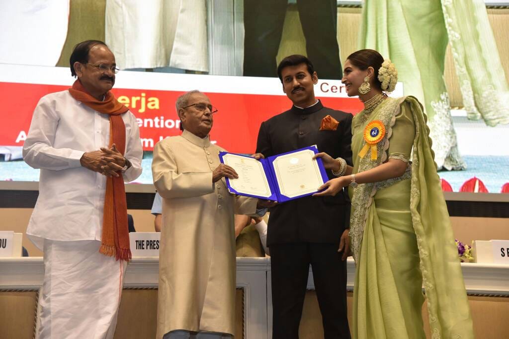 sonam and akshay receive their first national award