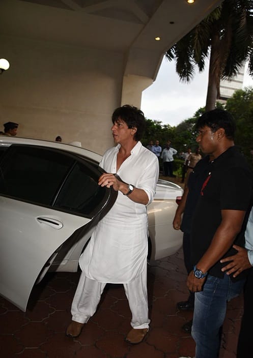 prayer meet of vinod khanna organized at verley in mumbai