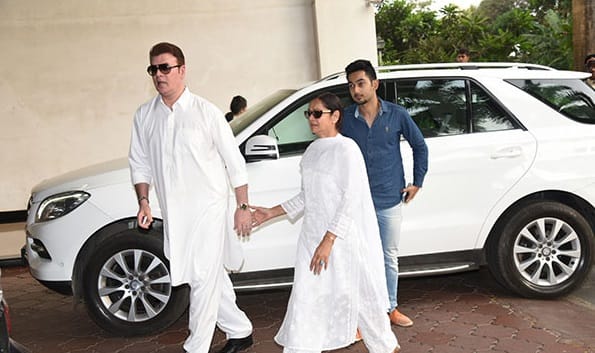 prayer meet of vinod khanna organized at verley in mumbai