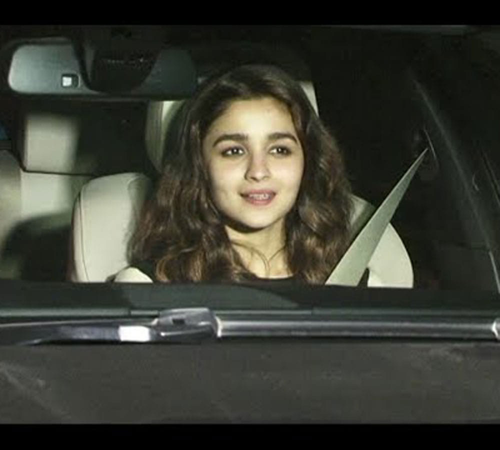 Alia Bhatt Have An Angry Encounter With Fans At The Gym