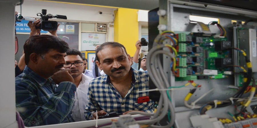 Do something in the machine, were stolen petrol, official sealed