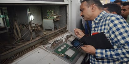 Do something in the machine, were stolen petrol, official sealed