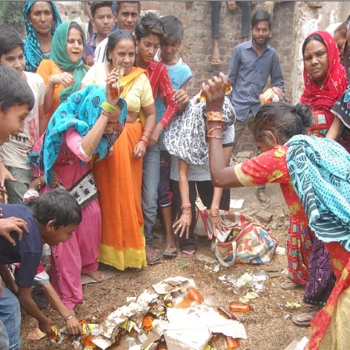 Women spoke on contracts, shot in bottles of liquor bottles, view photos