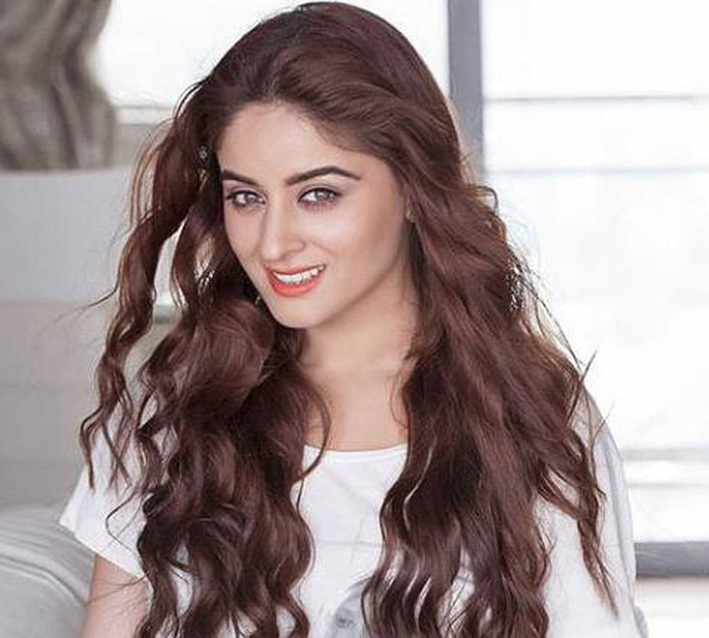 mahi vij slapped a man in mumbai night club