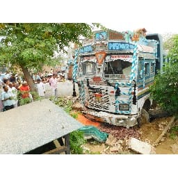accident,dumper,bike,road,charkhidadri