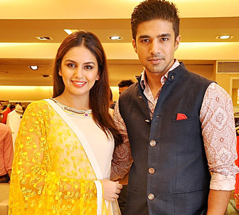 Urmila Matondkar Attack Opposition and swara bhaskar anupam kher war here is top entertainmnet news