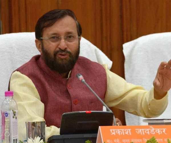 Govt is considering single entrance exam for engineering like neet from 2018