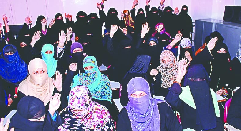 Muslim women against Farah