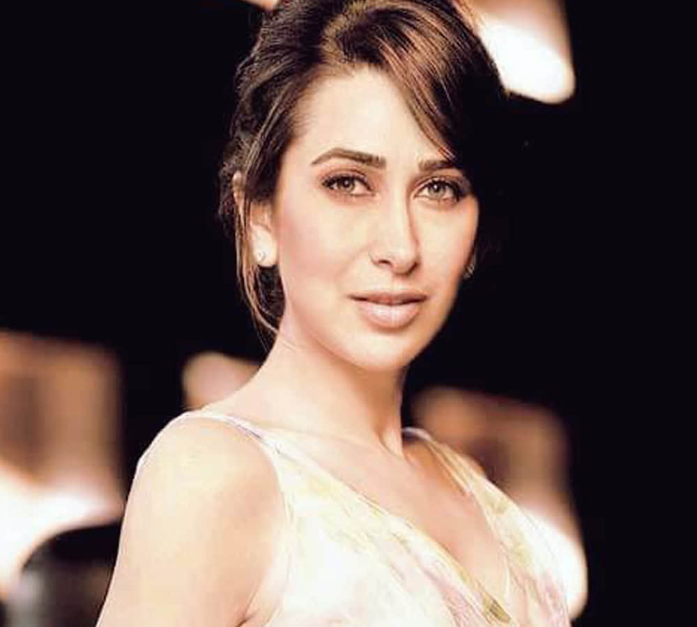 Bollywood Actress Karisma Kapoor Donated To PM Cares Fund and CM Relief Fund To Fight With Corona