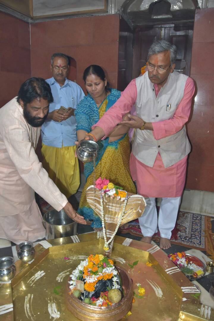 uttarakhand cm trivendra rawat prays at shiv temple