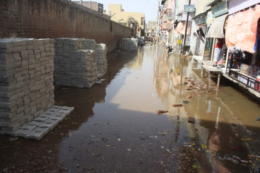 officers accepting why mathura have failed in clean city campaign