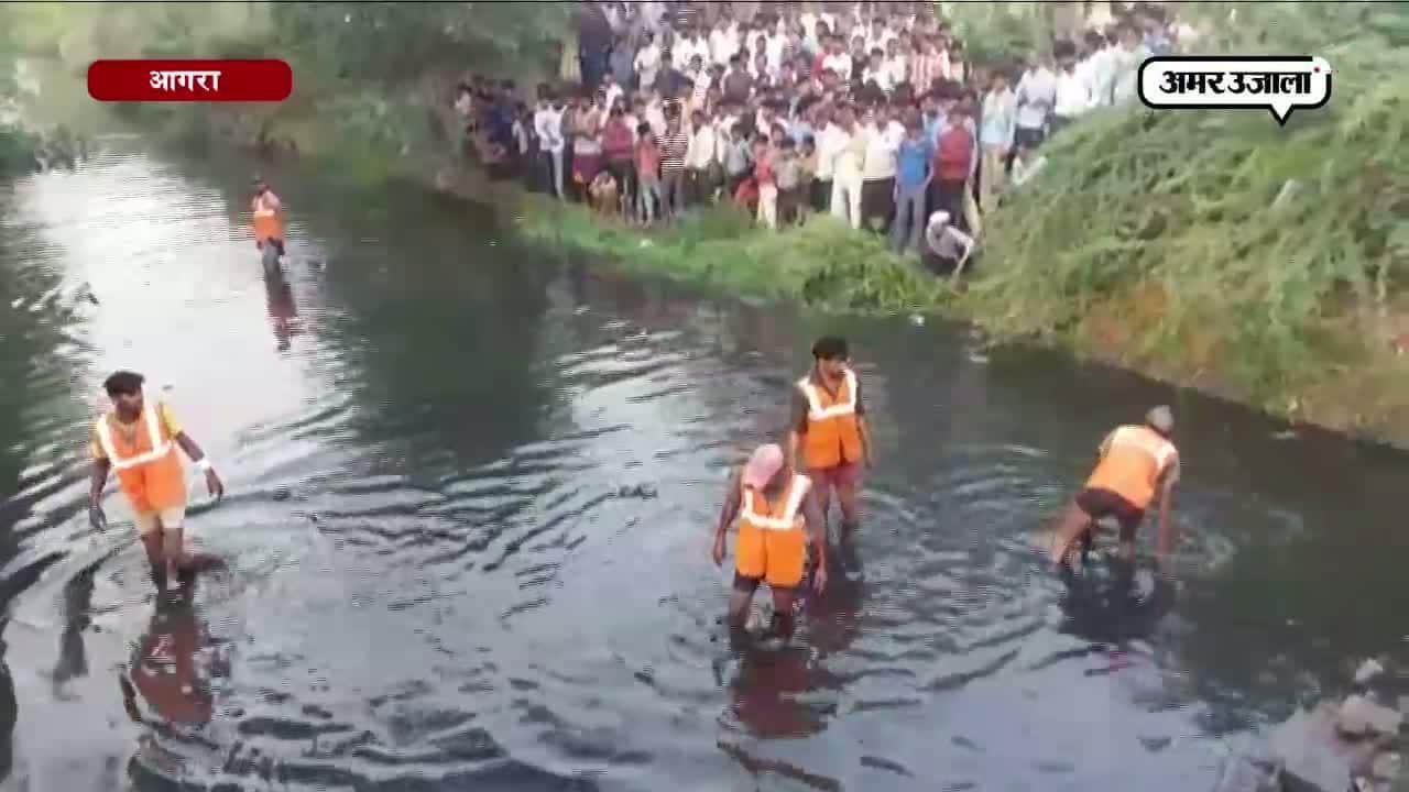 डीसीएम पलटने से 14 की मौत