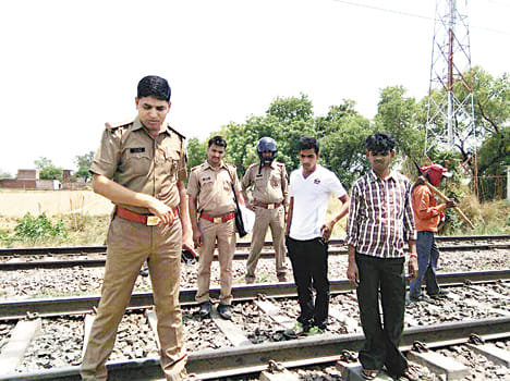 A 40-minute standing train in the border dispute