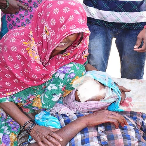 ruckus in Saharanpur, gunfire bullets in front of the officers, photos will fly to see the senses