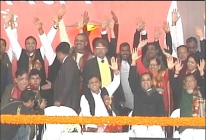 shivpal announces new front, sneak peek on shivpal akhilesh clash