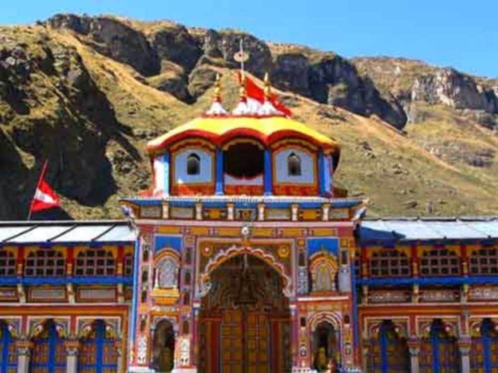 Badrinath dham priest become women during puja