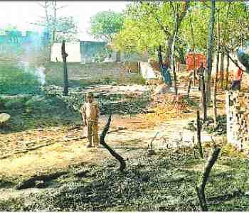 Five houses burnt to the fire