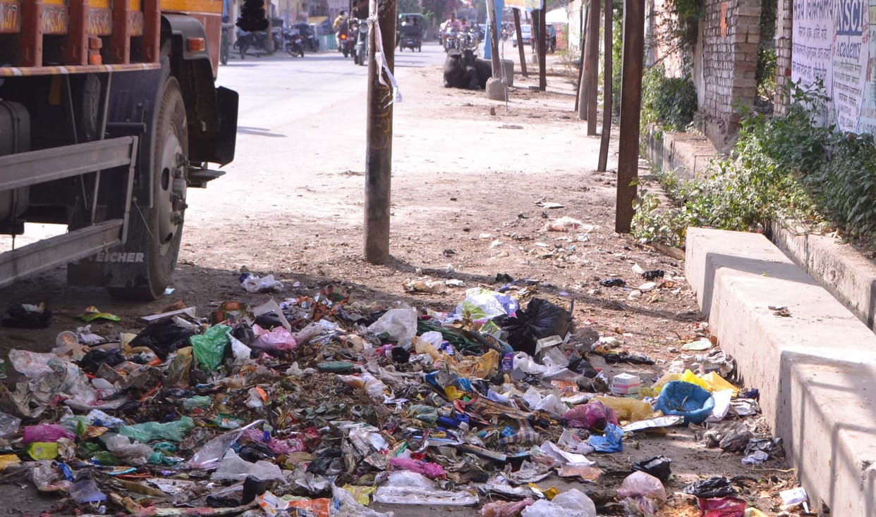 Be responsible, careless, the waste making city