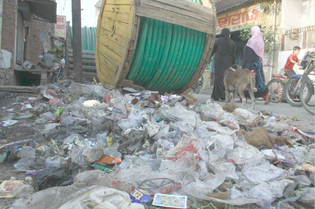 The city is not clean at 1.5 crore per month