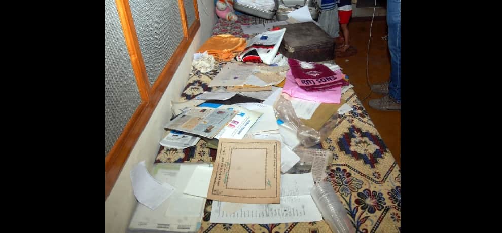 new revealition in bjp mp honey trap case, many bjp leaders visting cards found from accused house