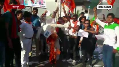 SHIVSENA WORKERS BURNT EFFIGY OF PAKISTAN PRIME MINISTER NAWAZ SHARIF IN KANPUR