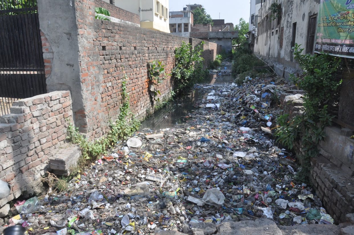 Nagar nigam failed to solve the matter of darbage collection