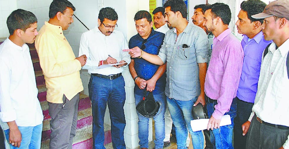  Lack of teachers in Nainibhanar School