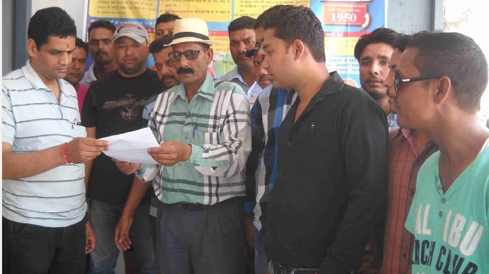 Taxi owners protested parking charges