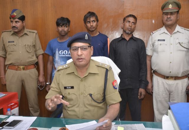 Engine-chassis numbers change by selling Theft of the bike, three arrested