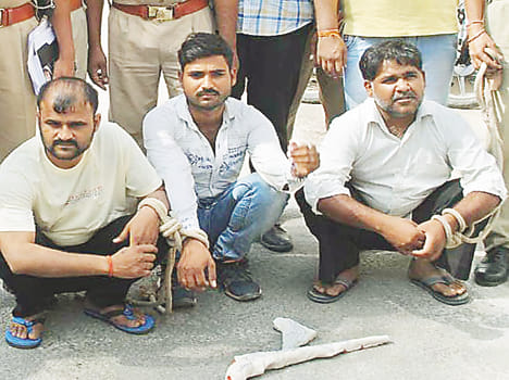 three robbers of enteratate wehicle theif gang arrested