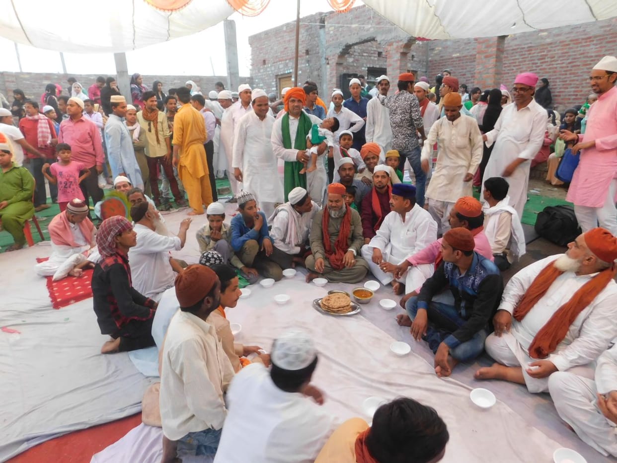 desh mein aman aur chain kee maangee dua