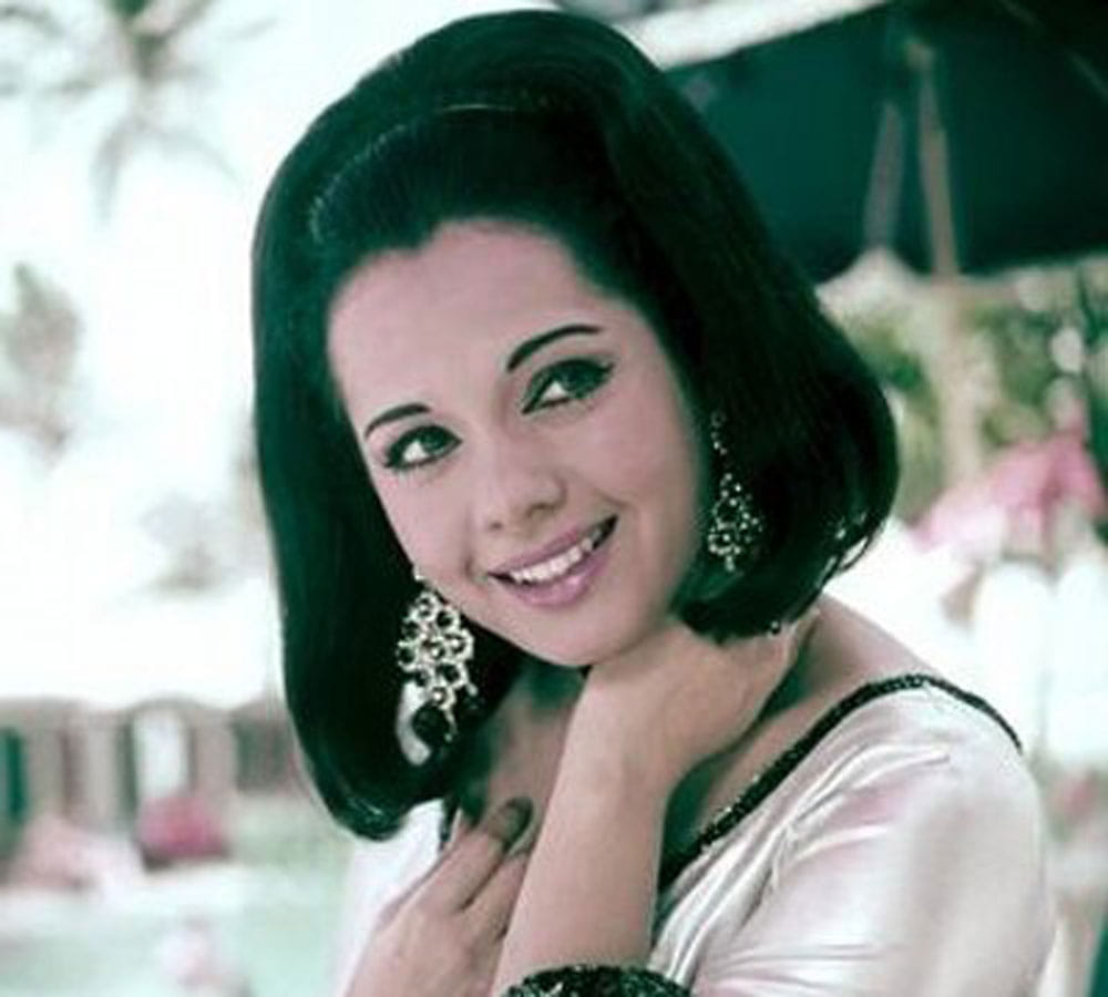Veteran actress Mumtaz looks unrecognisable in this viral picture on social media