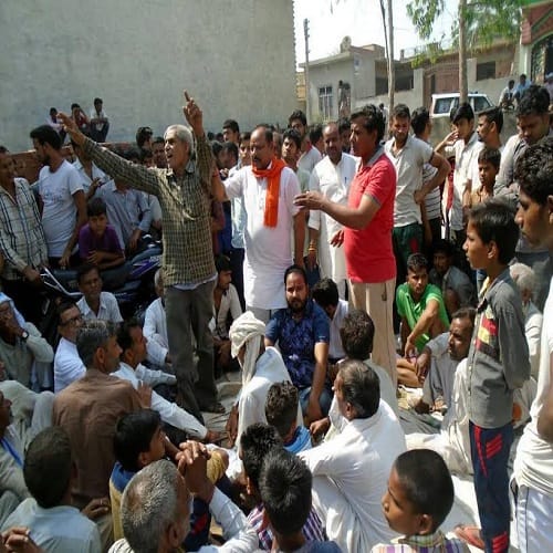 Music on the field of Mon, on Gokshi, people of Hindu organization did incursion, tension