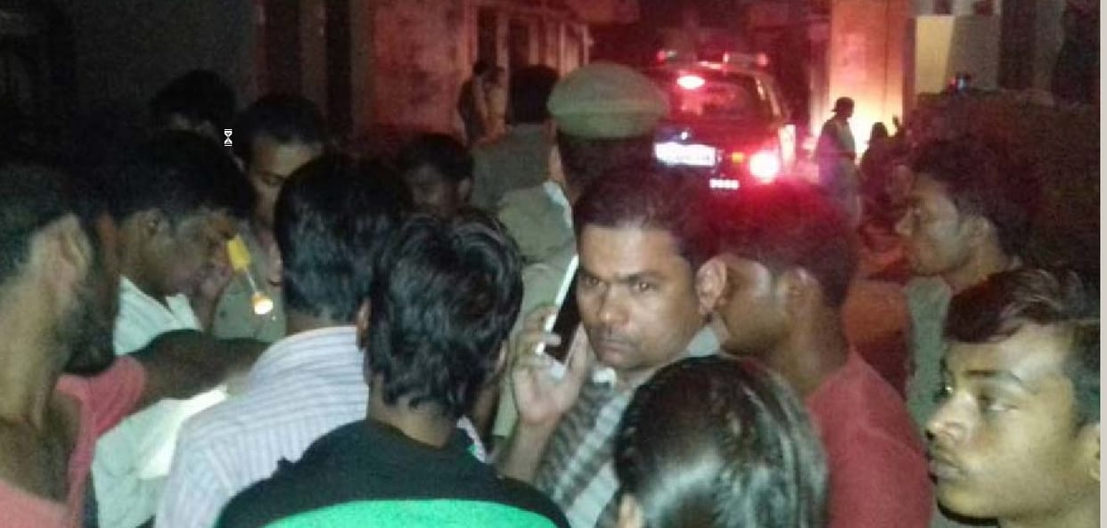 Petrol, three injured after struggle in Mohammad Wasil