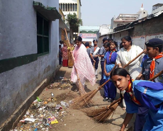 Cleanliness drive in the city led by DM